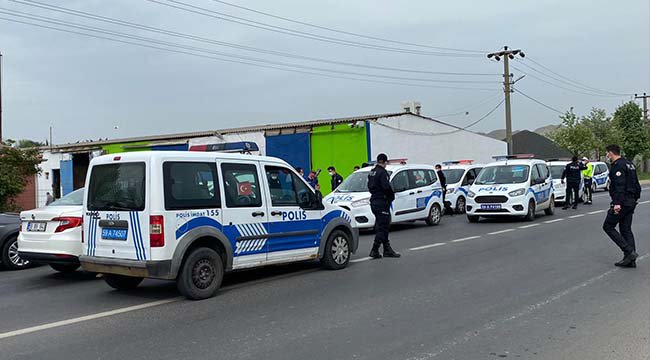 Komşular Arası Kavgada Hareketli Dakikalar! Polisin Yanında Havaya Ateş Açıldı