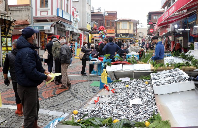 Kilogramı 5 Liradan Satılan Hamsi Vatandaşın Yüzünü Güldürdü