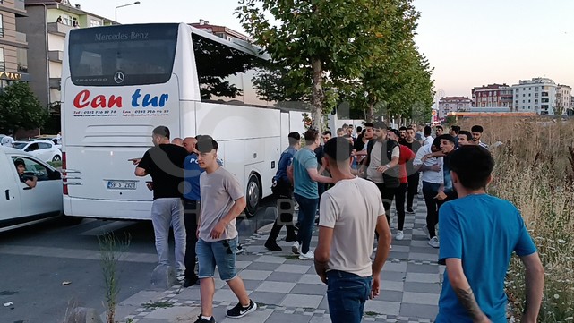 Asker Konvoyundaki Magandalar İlçeyi Karıştırdı