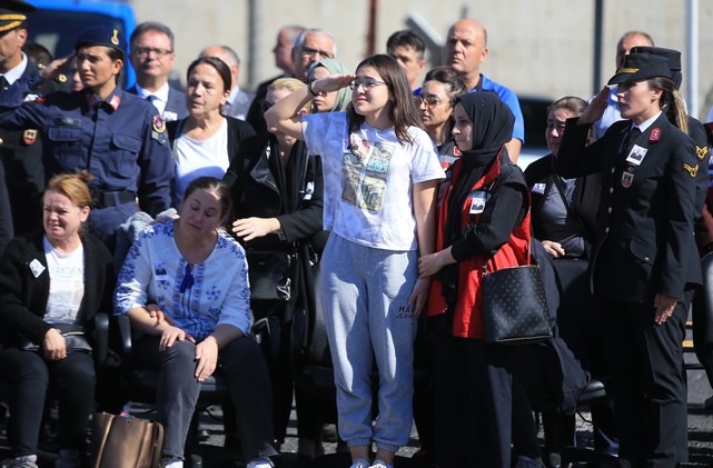 Şehit Kızının Feryadı Yürekleri Dağladı, "Baba Kalk Beni Lütfen Yalnız Bırakma"