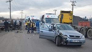 Ehliyetsiz Sürücü Kazaya Neden Oldu, 3 Yaralı