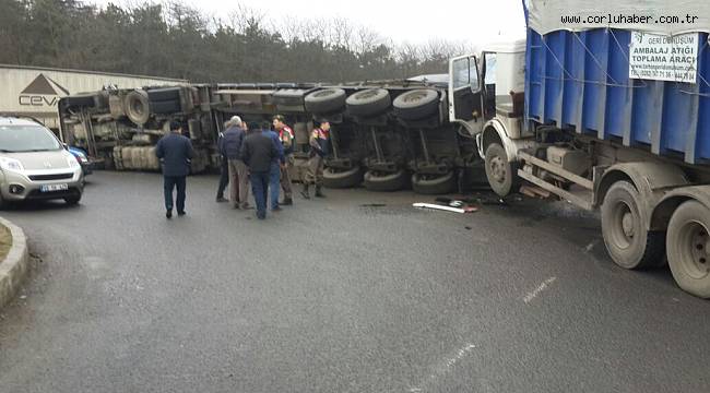 TIR Kamyonun Çarpması Sonucu Devrildi, 2 Yaralı