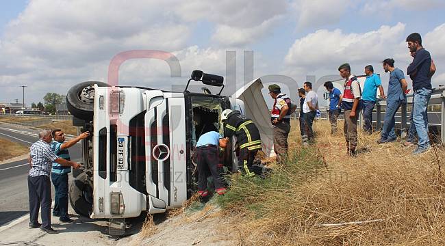 Devrilen TIR'dan Atlamak İsterken Feci Şekilde Can Verdi