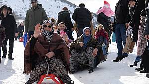 Bilecik'teki Kızak Festivali Renkli Görüntülere Sahne Oldu