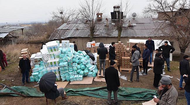 Deprem yardım Malzemeleri Afetzedelere Ulaştırıldı