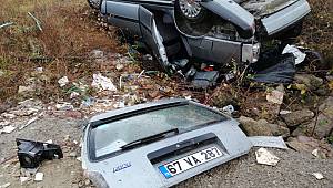 Sakarya'da Devrilen Otomobilin Sürücüsü Öldü