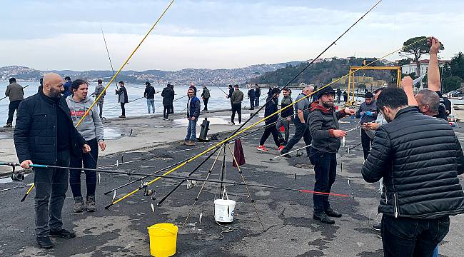 Beykoz'da Balıkçılar Sahile Akın Etti