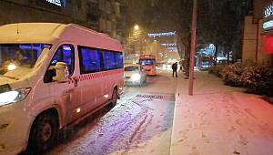 Bilecik'te Yoğun Kar Yağışı Trafiği Olumsuz Etkiliyor