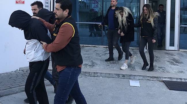 Bilerek Çarptıkları Aracın Sürücüsünü Gasbeden Şüpheliler Yakalandı