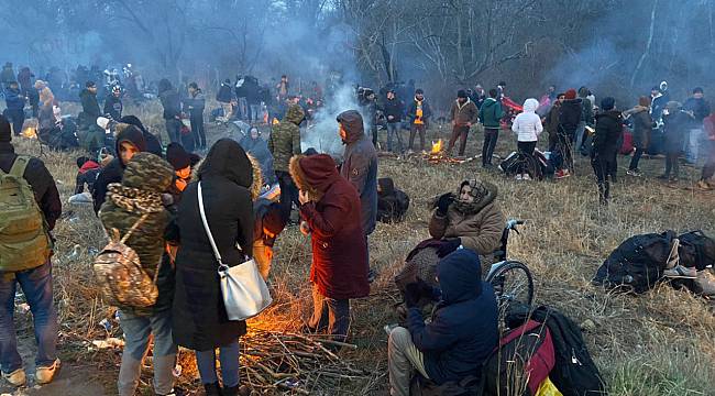 Düzensiz Göçmenler Sınıra Akın Etti