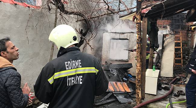 Komşu Dediğin Böyle Olur! Mahalleyi Yanmaktan Kurtardılar