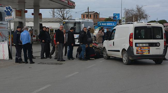 Panelvan Araç İle Motosiklet Çarpıştı: 1 Yaralı