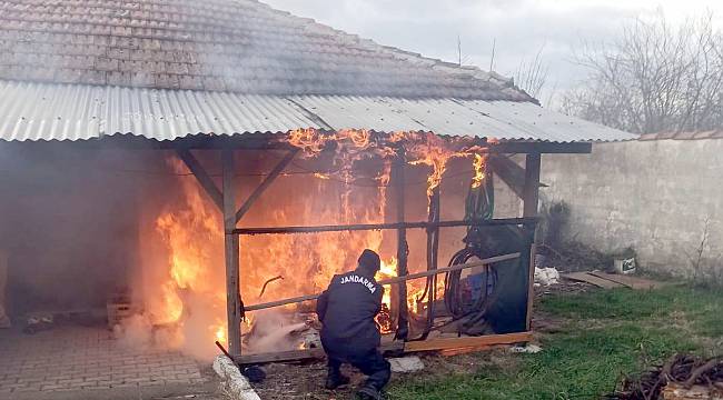 Yangına İlk Müdahaleyi Jandarma Yaptı