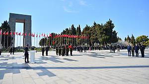 Çanakkale Şehitler Abidesi'nde Tören Düzenlendi