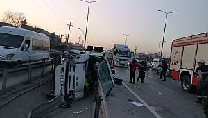 Gebze'de Bariyerlere Çarpan Kamyonun Sürücüsü Yaralandı