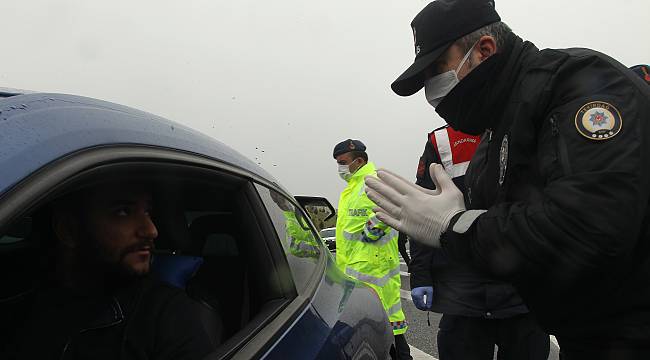 Sürücülerin Tek Tek Ateşleri Ölçüldü Evde Kalmaları Konusunda Uyarıldı