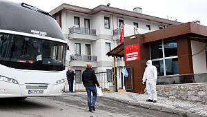 Tır Şoförleri Sakarya'da Öğrenci Yurduna Yerleştirildi