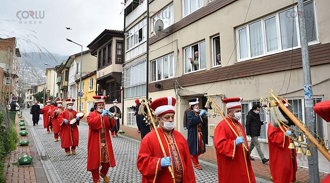 Bursa'nın Fethinin 694'üncü Yıl Dönümü Mehter Geçişiyle Kutlandı