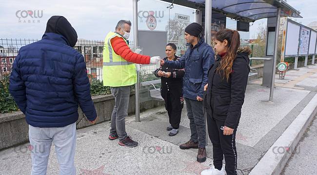 Edirne Belediyesi Vatandaşlara Maske Dağıttı