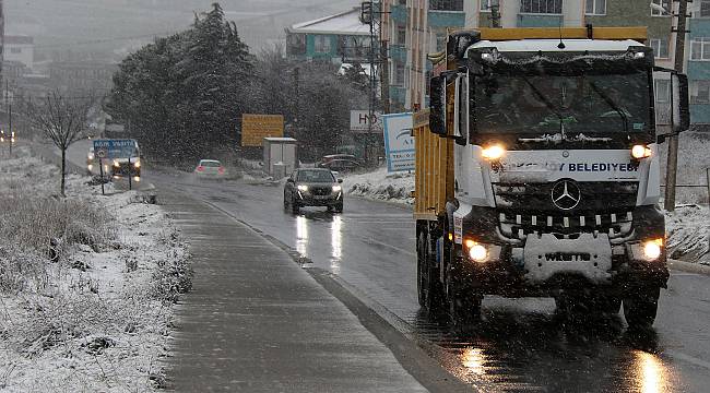 Kar ve Buzlanmaya Karşı Ekipler Görev Başında