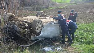 Takla Atarak Hurdaya Dönen Otomobilin Sürücüsü Yaralandı