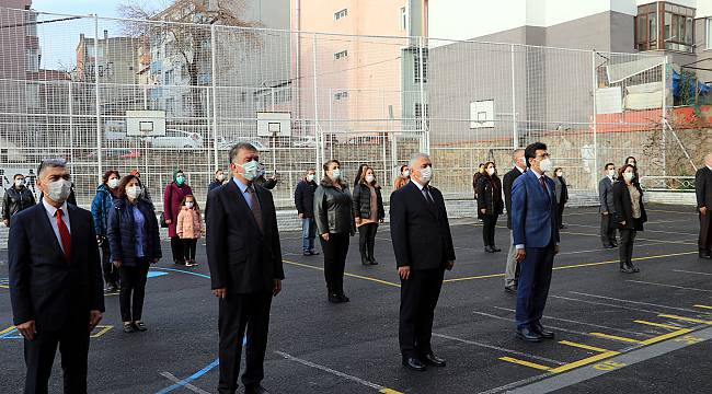 Trakya'daki Okullarda Bayrak Töreni Yapıldı