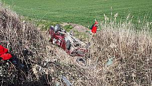 Bandırma'da Şarampole Devrilen Otomobilin Sürücüsü Öldü