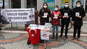 Türkiye Gençlik Birliği Üyeleri HDP'nin Kapatılması İçin İmza Kampanyası Başlattı