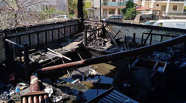 Ayvalık'ta Tripleks Villada Çıkan Yangın Söndürüldü