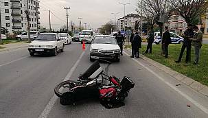 Otomobil Motosiklete Çarptı, Baba ve 3 Yaşındaki Oğlu Yaralandı