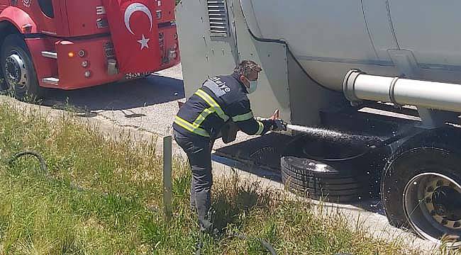 Gaz Yüklü Tankerin Lastiği Alev Aldı