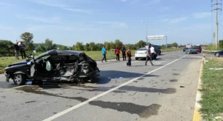 Sakarya'da İki Otomobil Çarpıştı, 1 Ölü 3 Yaralı