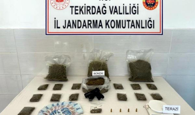 Okul Önlerinde Uyuşturucu Satan Zehir Tacirlerine Operasyon! 6 Kilo Bonzai Ele Geçirildi