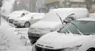 Tekirdağ'da Kar Yağışı Hayatı Olumsuz Etkiliyor