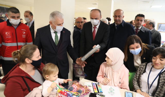 Binali Yıldırım, Ukrayna'dan Gelen Kırım Tatar Türklerini Ziyaret Etti