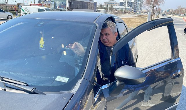 Sürücüler Ceza Yememek İçin Araçlarının Cam Filmlerini Söktü