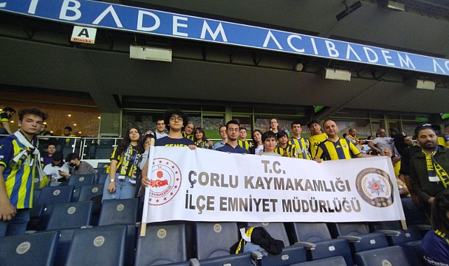 Çorlu Polisi Öğrencileri Fenerbahçe Maçına Götürdü