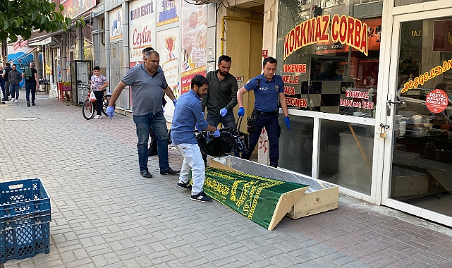 Yaşlı Adam Odada Ölü Bulundu