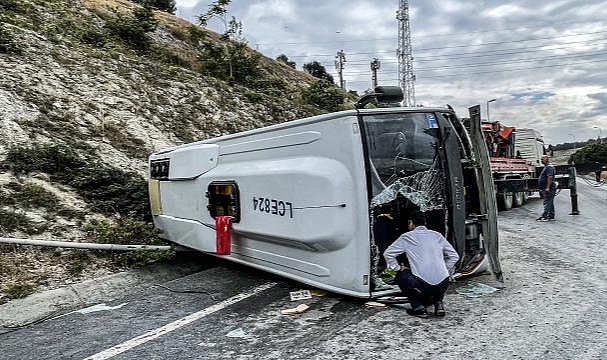 İstanbul'da İşçi Otobüsü Devrildi, 6 Yaralı