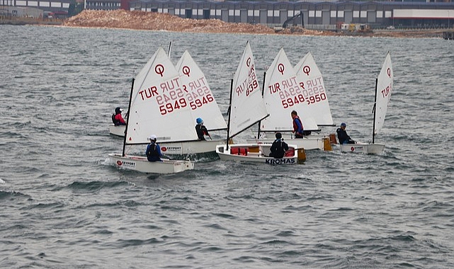 Kiraz Festivali'nde Yelken ve Yüzme Yarışları Düzenlendi