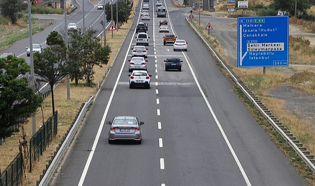 Tekirdağ-İstanbul Kara Yolunda Bayramın İlk Günü Trafik Yoğunluğu Sürdü