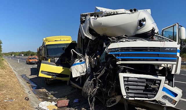 Tır Arızalanan Harfiyat Kamyonuna Çarptı, 1 Ağır Yaralı