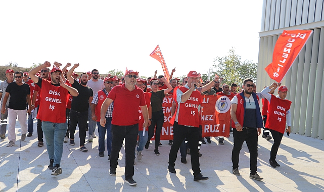 Tekirdağ Büyükşehir Belediyesi İşçileri Ek Zam Talebiyle Eylem Yaptı