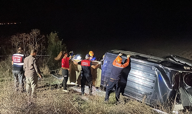 Kamyonet Şarampole Devrildi, Sürücü Olay Yerinde Yaşamını Yitirdi