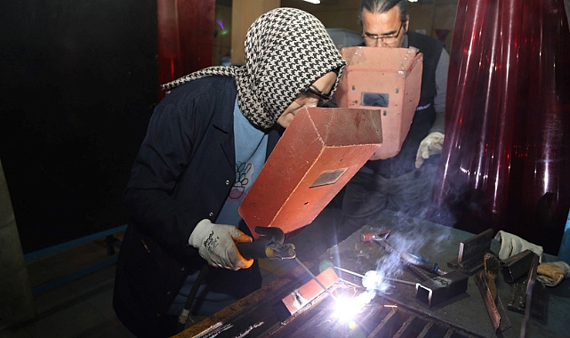 Kocaeli'de 2 Çocuk Annesi Tamir Yapabilmek İçin Kaynakçılık Öğrendi