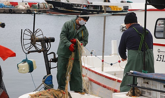 Balıkçılar Avın Bollaşması İçin Havanın ve Deniz Suyunun Soğumasını Bekliyor