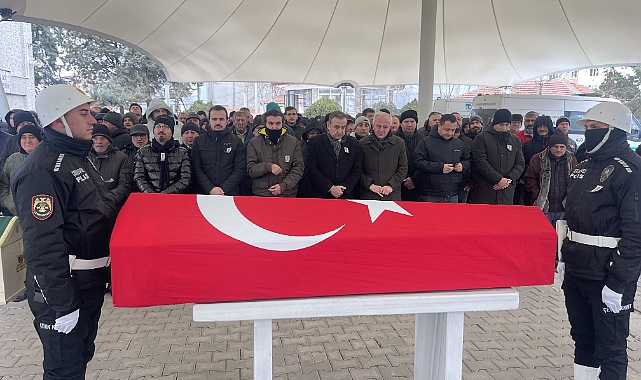 Depremde Hayatını Kaybeden Emekli Başkomiser ve Eşinin Cenazeleri Çorlu'da Toprağa Verildi