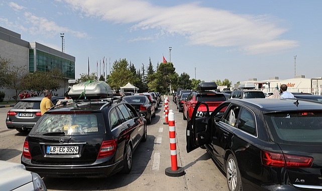 Gurbetçiler Yaşadıkları Ülkelere Bagajları Dolu Dönüyor