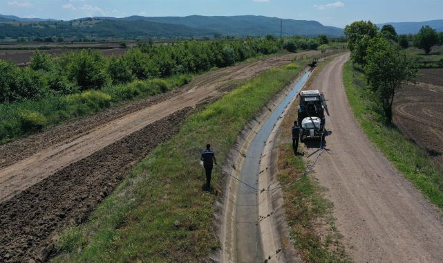 Balıkesir'in 16 ilçesinde sezon öncesi sulama kanaları temizlendi