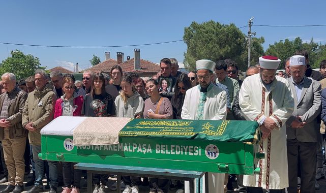 Bıçakla öldürülen üniversiteli motokurye Ata Emre, son yolculuğuna uğurlandı